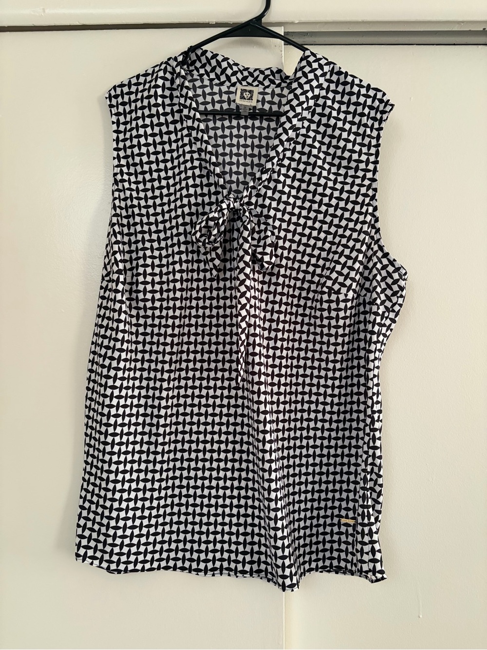 Anne Klein Sleeveless Geometric Tie-Neck Top - Black & White